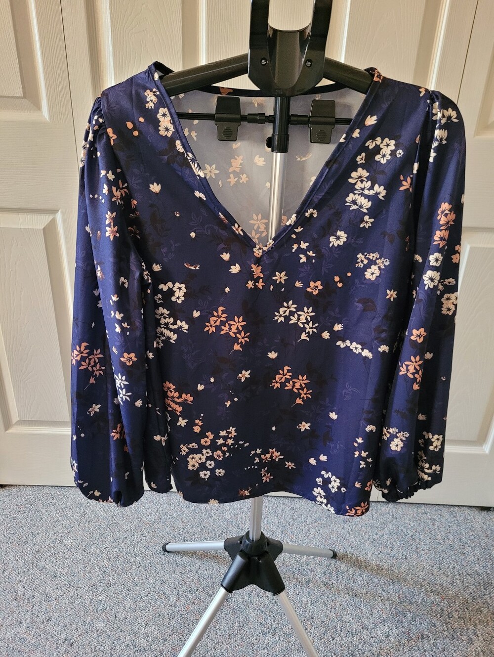 Womens Navy Floral V-Neck Long Sleeve Top XL